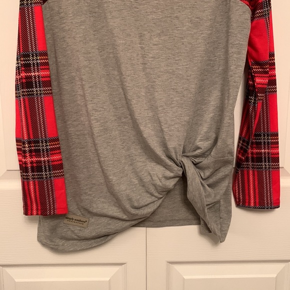 Like New Simply Southern Collection Twist Knot Plaid Top Christmas Holiday - Picture 11 of 12